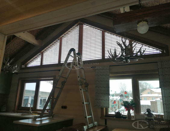 Портфолио жалюзи на треугольные окна