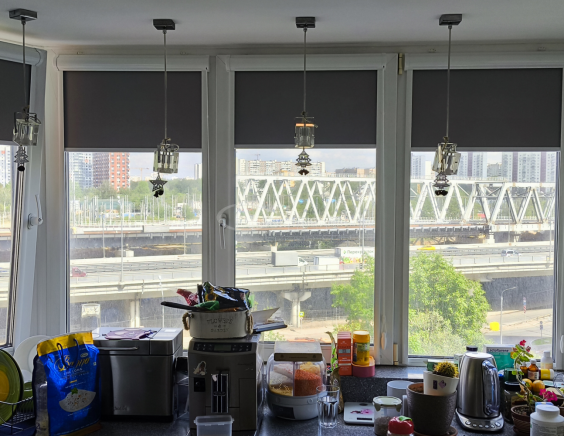 Портфолио Жалюзи на пластиковые окна без сверления