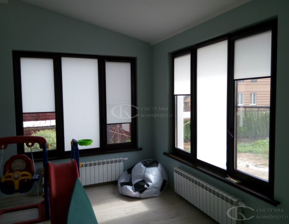 Портфолио Жалюзи на пластиковые окна без сверления