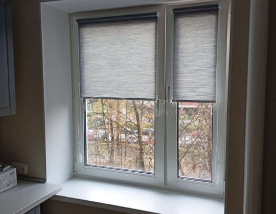 Рулонные шторы на кухню